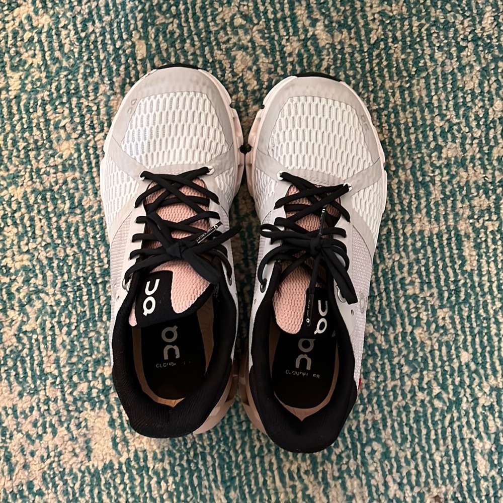 Barely worn on cloud shoes.